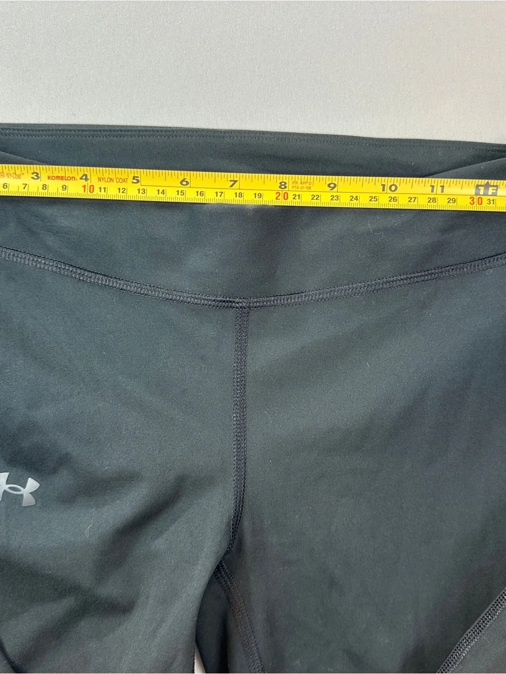 Under Armour Black Girls' Performance Leggings Size Large Youth